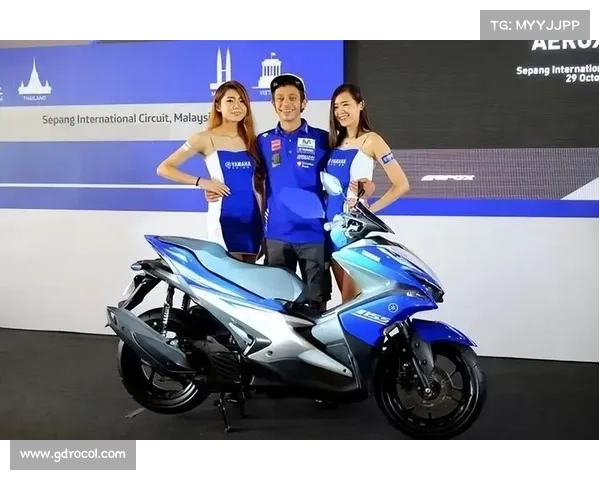 产后四个月女骑的雅马哈 Aerosports X 赛道之旅 产后四个月女骑的雅马哈 Aerosports X 赛道之旅